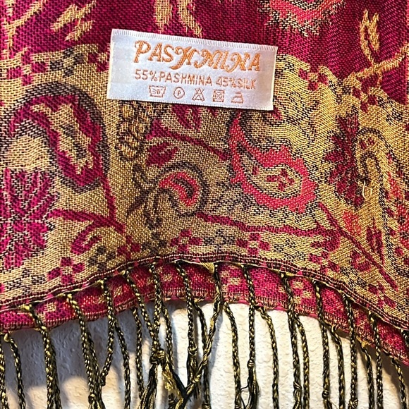 Pashmina Women’s Silk Blend Elegant Vibrant Hot Pink Floral Fringed Shawl - Picture 5 of 11